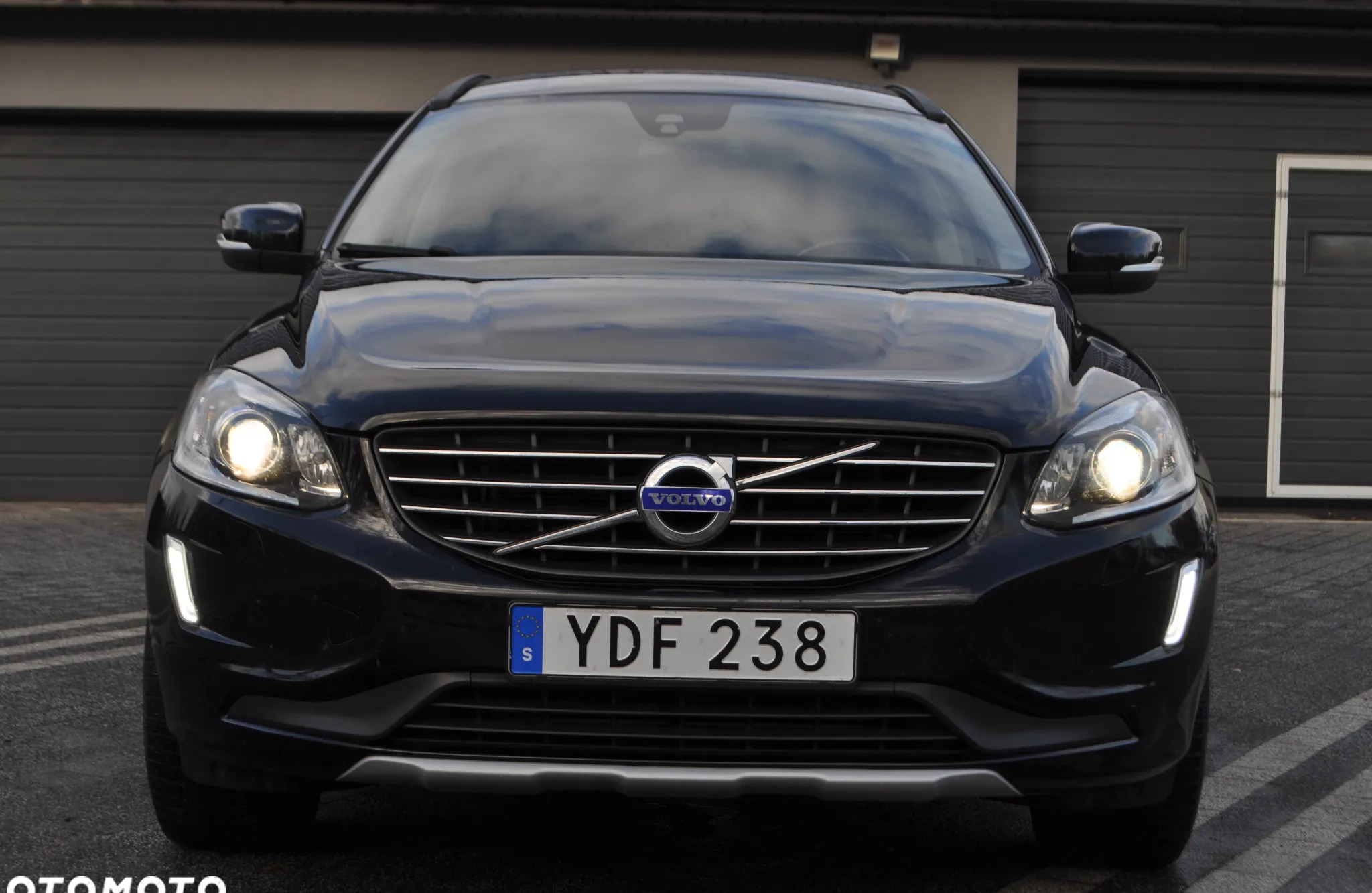Volvo XC 60 cena 82999 przebieg: 125000, rok produkcji 2016 z Legnica małe 781